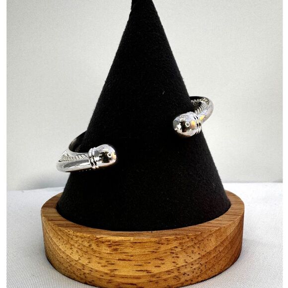 Vintage Mesh Cuff Bracelet - Picture 2 of 7